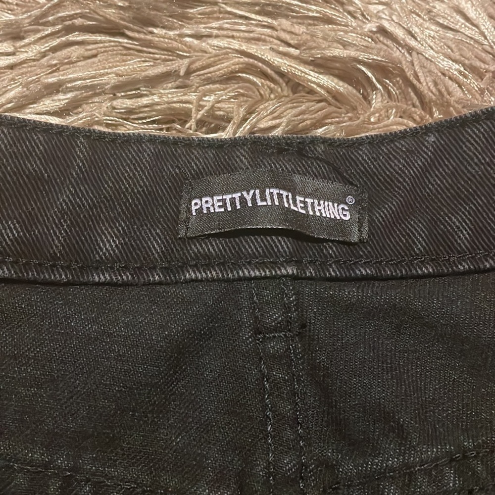 PRETTY Little Thing High Rise Black Ripped Baggy Jeans - Picture 4 of 9